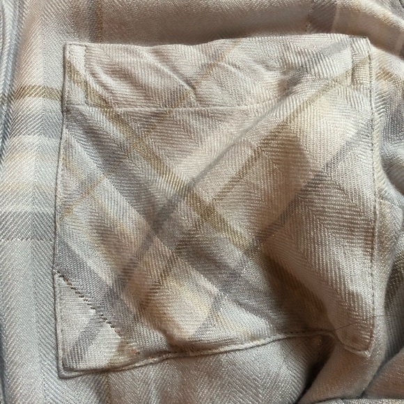 White House Black Market blouse. Size 6 - Picture 5 of 7